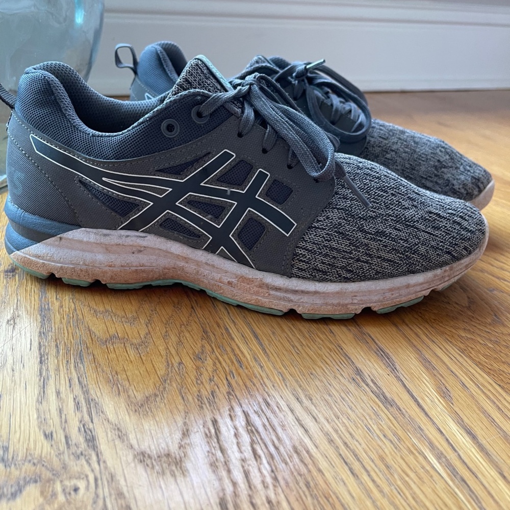 Asics - Picture 3 of 5